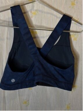 Lululemon Womens Envital Medium Support Black with Blue Flowers No Pads